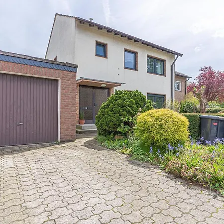 Comfy Apartment Mit Garten In Koeln Zewnętrze zdjęcie